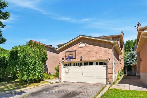 Photo 2 at 127 O'connor Crescent, North Richvale, Richmond Hill
