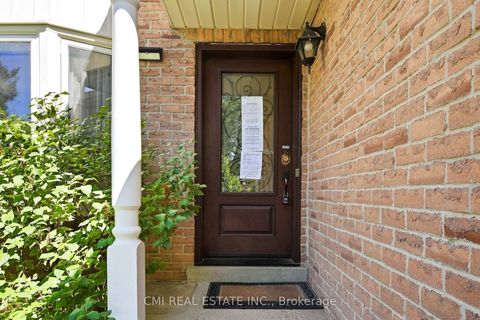 Photo 3 at 127 O'connor Crescent, North Richvale, Richmond Hill