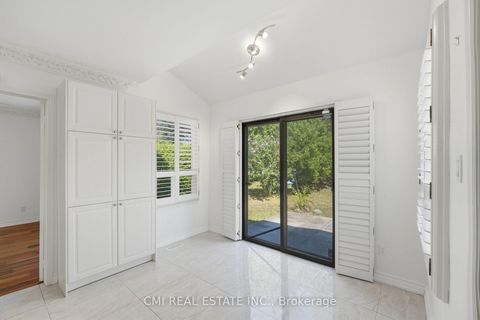 Photo 5 at 127 O'connor Crescent, North Richvale, Richmond Hill