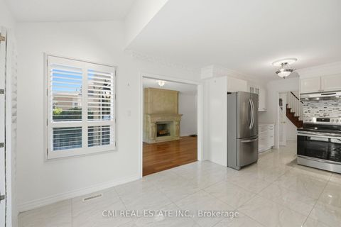 Photo 8 at 127 O'connor Crescent, North Richvale, Richmond Hill