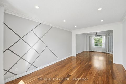 Photo 10 at 127 O'connor Crescent, North Richvale, Richmond Hill