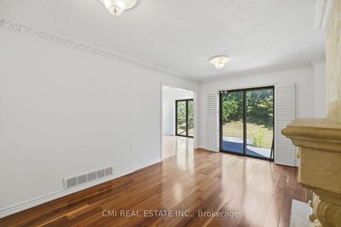 Photo 12 at 127 O'connor Crescent, North Richvale, Richmond Hill