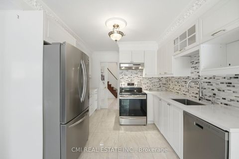 Photo 13 at 127 O'connor Crescent, North Richvale, Richmond Hill