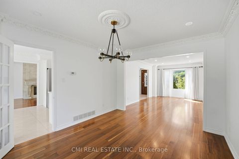 Photo 16 at 127 O'connor Crescent, North Richvale, Richmond Hill