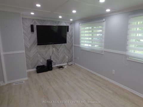 Photo 5 at 422 - 1652 Puddicombre Road, Clairville, Toronto