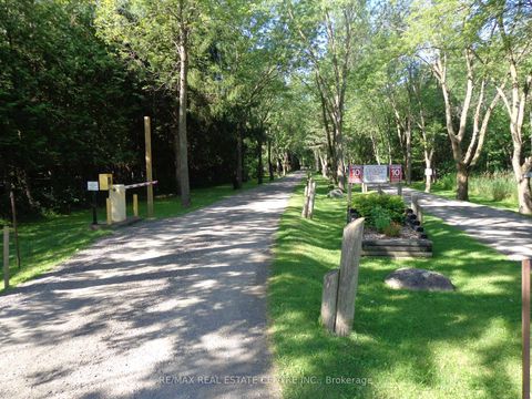Photo 16 at 422 - 1652 Puddicombre Road, Clairville, Toronto