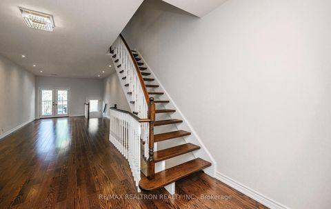 Photo 5 at 222 David Dunlap Circle, Don Mills, Toronto