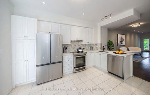 Photo 6 at 222 David Dunlap Circle, Don Mills, Toronto