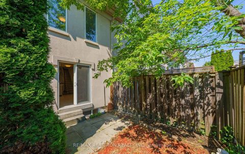 Photo 8 at 222 David Dunlap Circle, Don Mills, Toronto