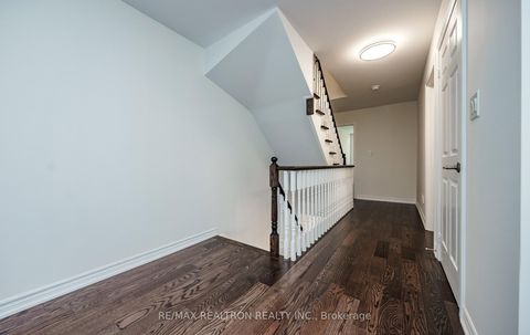 Photo 9 at 222 David Dunlap Circle, Don Mills, Toronto