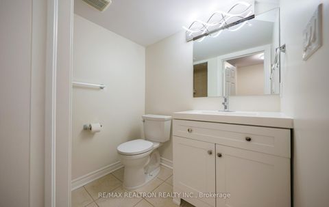 Photo 23 at 222 David Dunlap Circle, Don Mills, Toronto