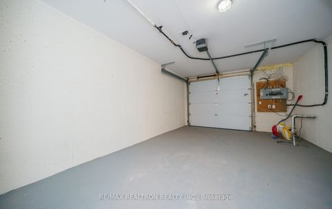 Photo 25 at 222 David Dunlap Circle, Don Mills, Toronto
