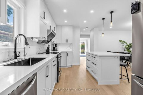 Photo 16 at 101 Meadowbank Road, Leslie Valley, Newmarket
