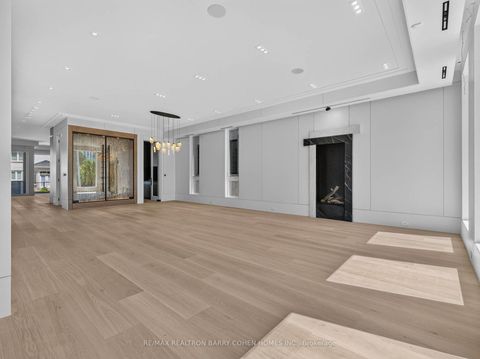 Photo 2 at 26 Clinton Drive, South Richvale, Richmond Hill
