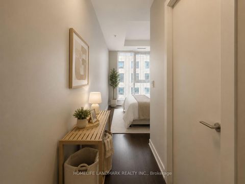 Photo 7 at 418 - 199 RICHMOND Street W, Waterfront Communities C1, Toronto