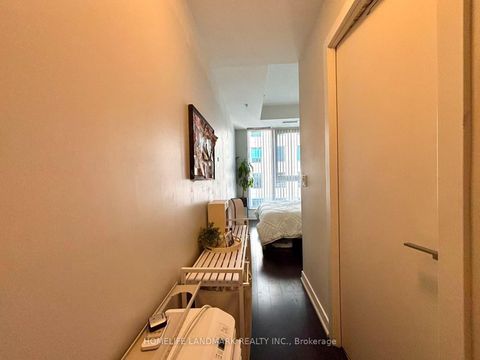 Photo 16 at 418 - 199 RICHMOND Street W, Waterfront Communities C1, Toronto