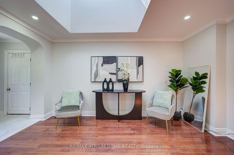 Photo 3 at 18 Doverwood Court, Newtonbrook East, Toronto