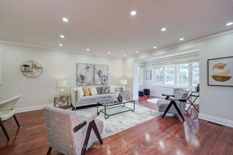 Photo 5 at 18 Doverwood Court, Newtonbrook East, Toronto