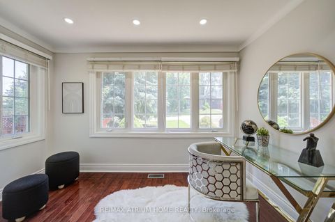 Photo 7 at 18 Doverwood Court, Newtonbrook East, Toronto