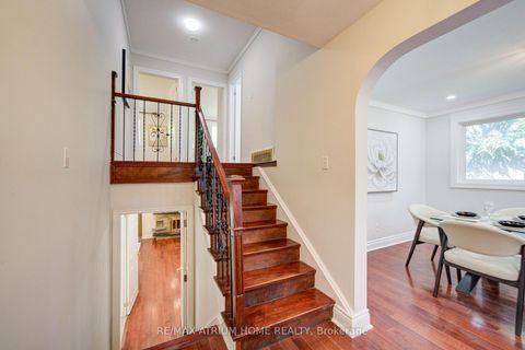 Photo 10 at 18 Doverwood Court, Newtonbrook East, Toronto
