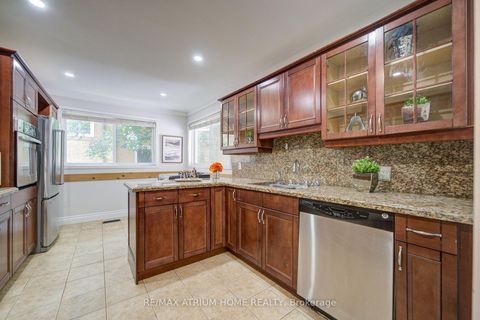 Photo 11 at 18 Doverwood Court, Newtonbrook East, Toronto