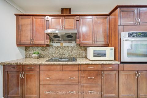 Photo 13 at 18 Doverwood Court, Newtonbrook East, Toronto