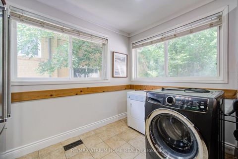 Photo 14 at 18 Doverwood Court, Newtonbrook East, Toronto