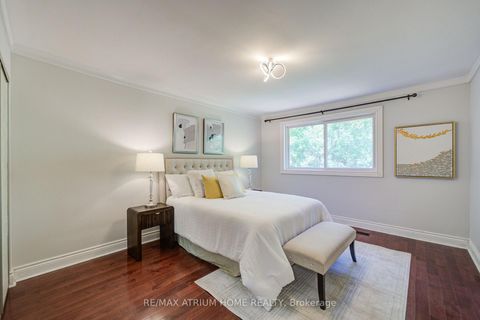 Photo 17 at 18 Doverwood Court, Newtonbrook East, Toronto