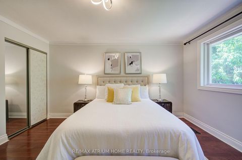 Photo 18 at 18 Doverwood Court, Newtonbrook East, Toronto
