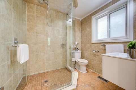 Photo 19 at 18 Doverwood Court, Newtonbrook East, Toronto