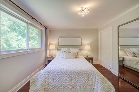 Photo 23 at 18 Doverwood Court, Newtonbrook East, Toronto