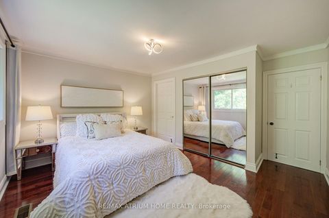 Photo 24 at 18 Doverwood Court, Newtonbrook East, Toronto