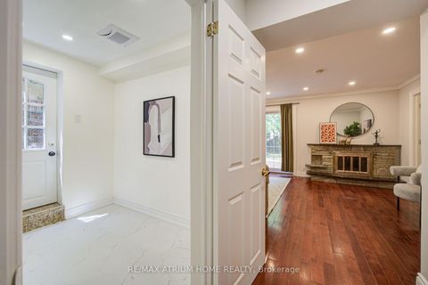 Photo 28 at 18 Doverwood Court, Newtonbrook East, Toronto