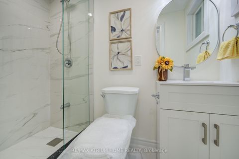 Photo 32 at 18 Doverwood Court, Newtonbrook East, Toronto