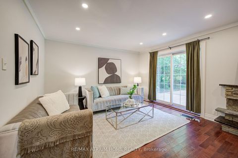 Photo 33 at 18 Doverwood Court, Newtonbrook East, Toronto