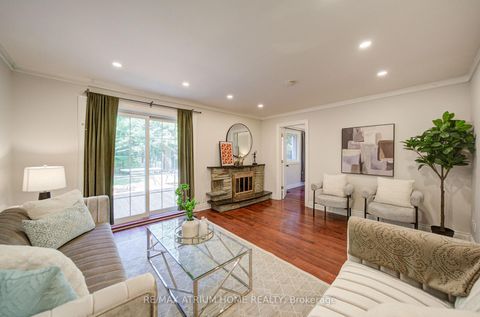 Photo 36 at 18 Doverwood Court, Newtonbrook East, Toronto