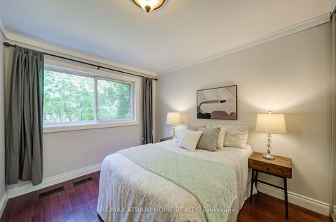 Photo 40 at 18 Doverwood Court, Newtonbrook East, Toronto