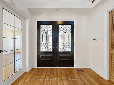 Photo 3 at 25 Kersey Crescent, North Richvale, Richmond Hill