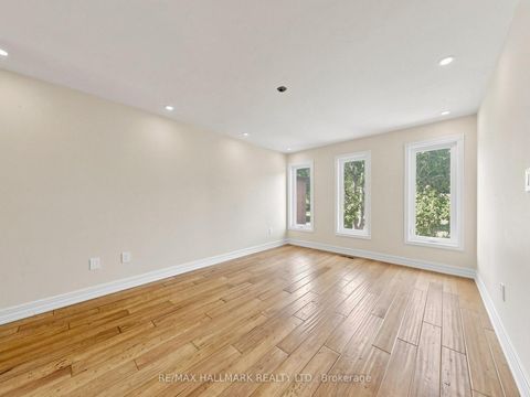 Photo 4 at 25 Kersey Crescent, North Richvale, Richmond Hill