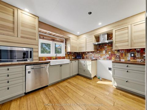 Photo 7 at 25 Kersey Crescent, North Richvale, Richmond Hill