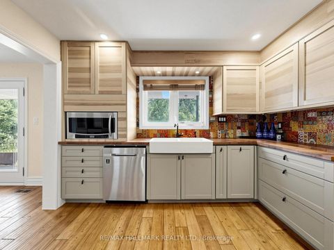Photo 9 at 25 Kersey Crescent, North Richvale, Richmond Hill