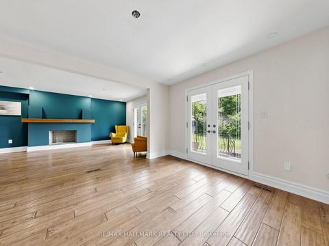 Photo 11 at 25 Kersey Crescent, North Richvale, Richmond Hill