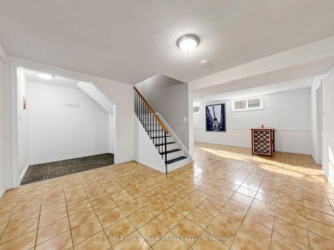 Photo 27 at 25 Kersey Crescent, North Richvale, Richmond Hill