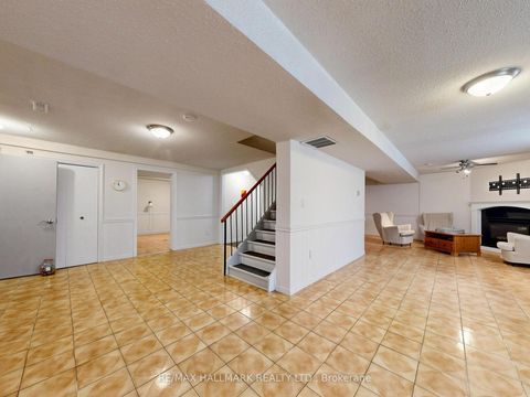 Photo 28 at 25 Kersey Crescent, North Richvale, Richmond Hill