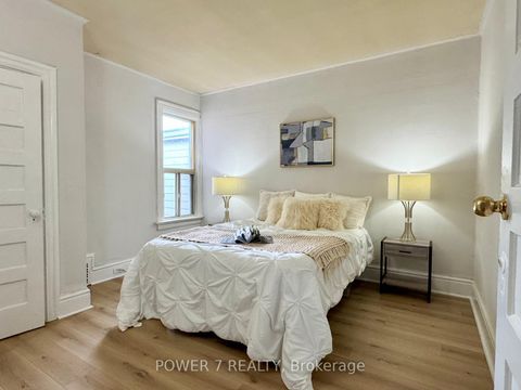 Photo 14 at 810 Ossington Avenue, Junction, Toronto