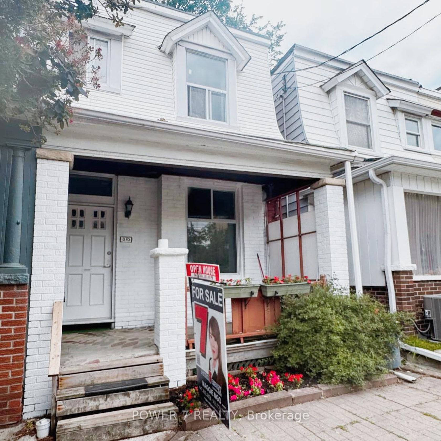 810 Ossington Avenue, Junction, Toronto 