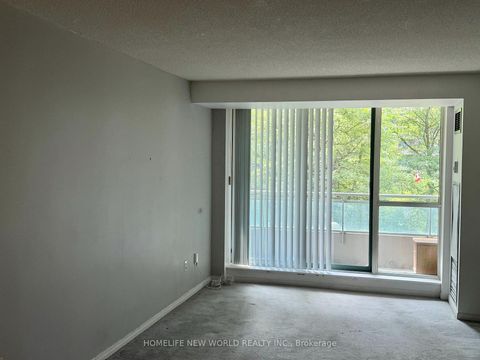 Photo 4 at 303 - 39 Pemberton Avenue, Newtonbrook East, Toronto