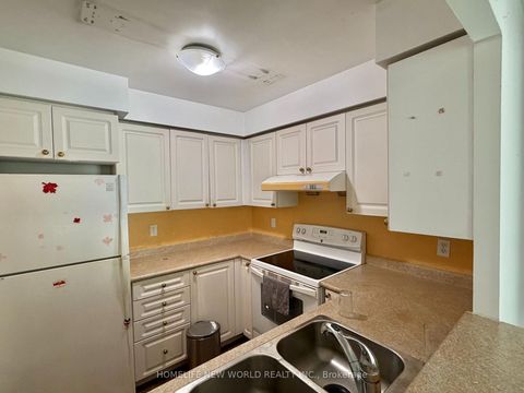 Photo 9 at 303 - 39 Pemberton Avenue, Newtonbrook East, Toronto