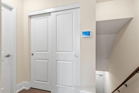Photo 3 at 303 - 1150 Briar Hill Avenue, Belgravia, Toronto
