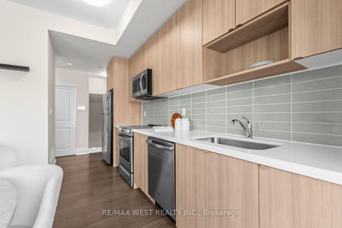 Photo 5 at 303 - 1150 Briar Hill Avenue, Belgravia, Toronto